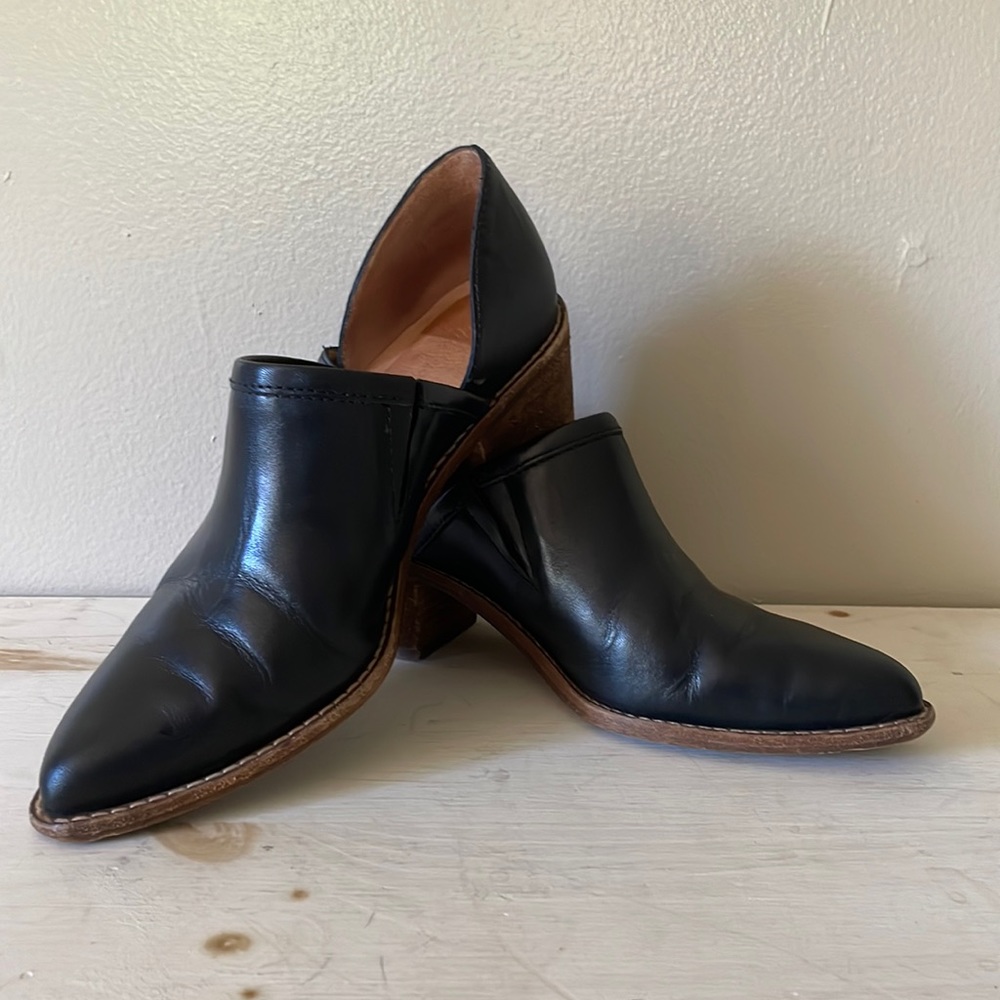 Womens size 7 madewell Brady low cut bootie.